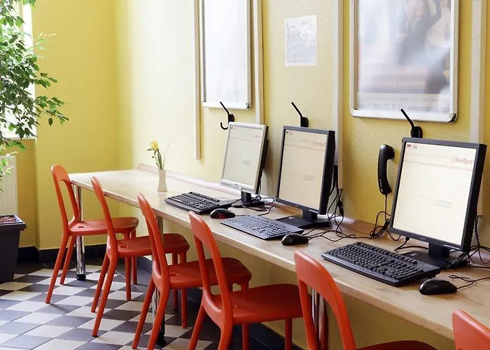 מלון A&o Hauptbahnhof 2*